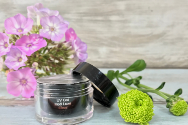 Какво е био гел за нокти и защо е подходящ при правенето на гел лак маникюр?